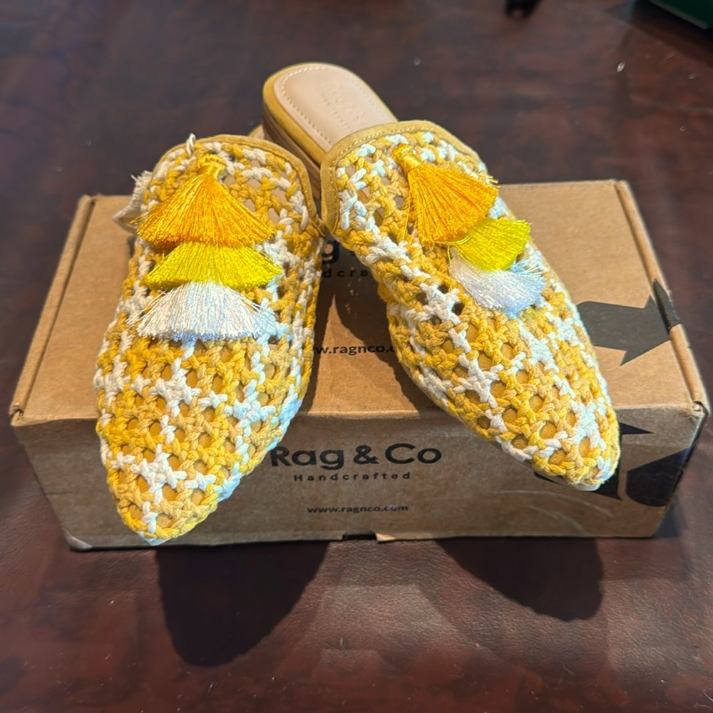Rag & Co Women’s Yellow Mules Size 7